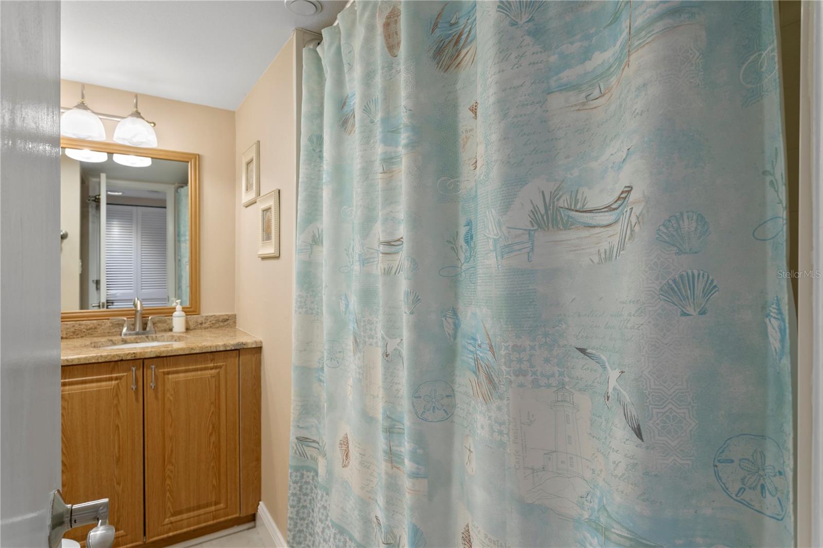 LIGHTHOUSE TOWERS CONDO - Residential