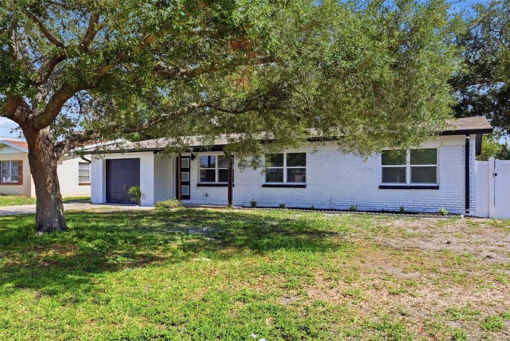 Photo of 4420 W Bay Court Avenue, Tampa, FL 33611 (MLS # N6145115)