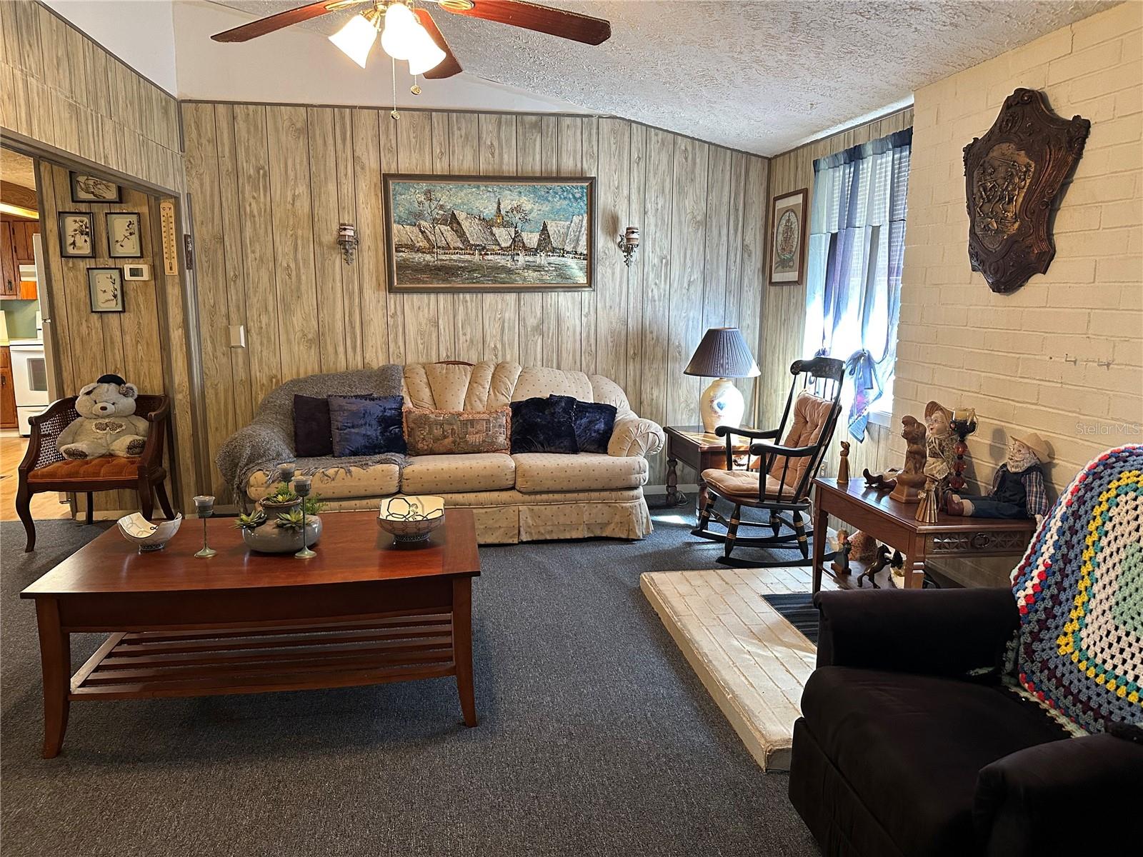 HOLIDAY ACRES - Residential