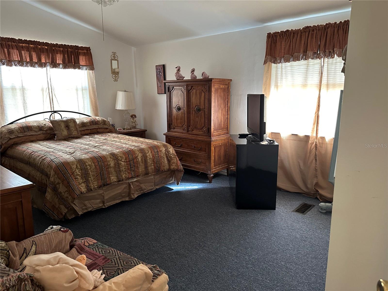 HOLIDAY ACRES - Residential