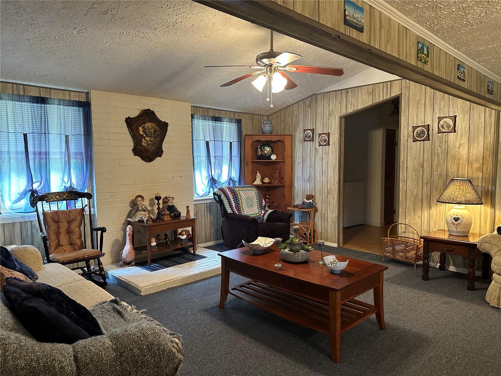 HOLIDAY ACRES - Residential