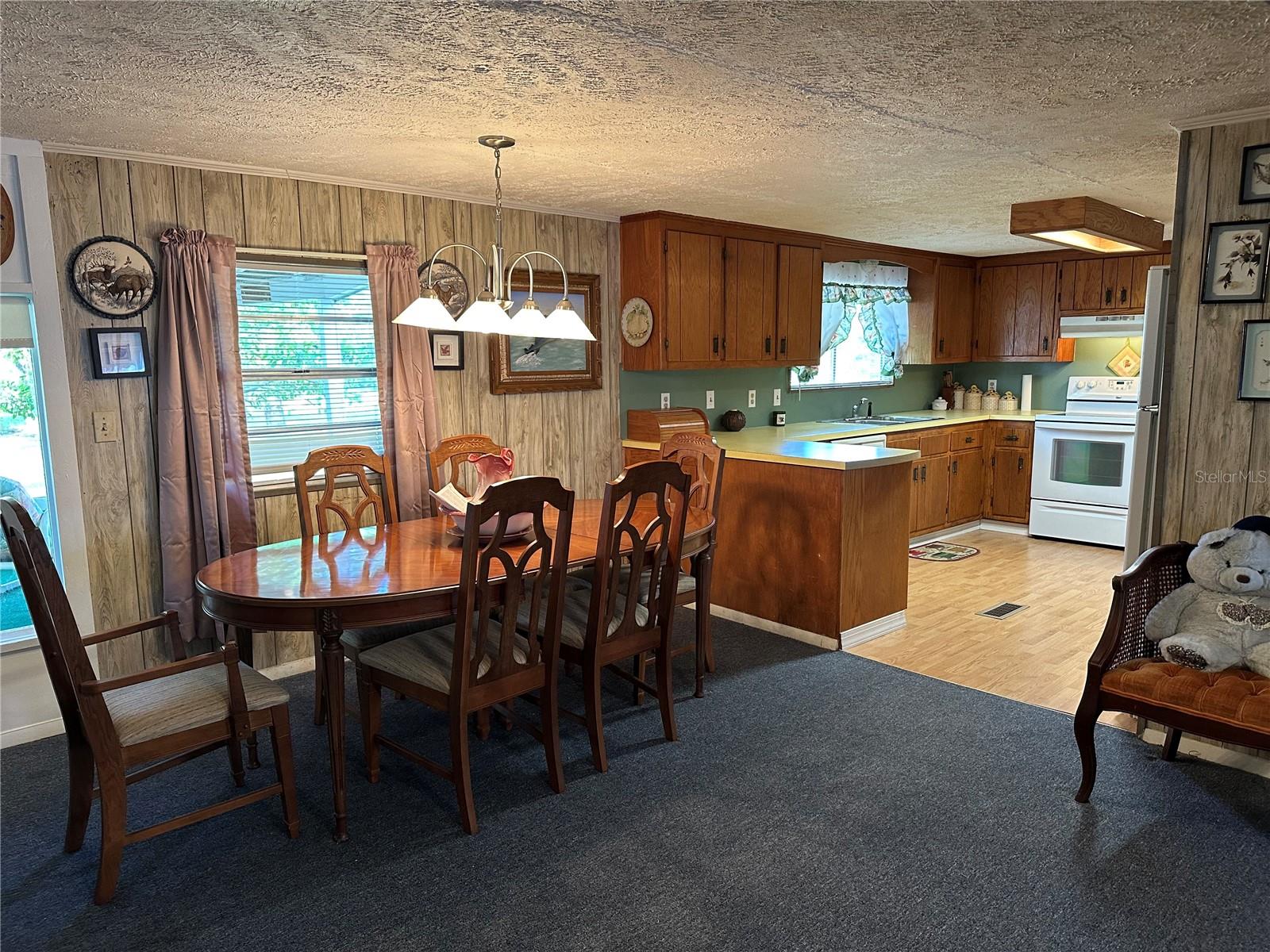 HOLIDAY ACRES - Residential