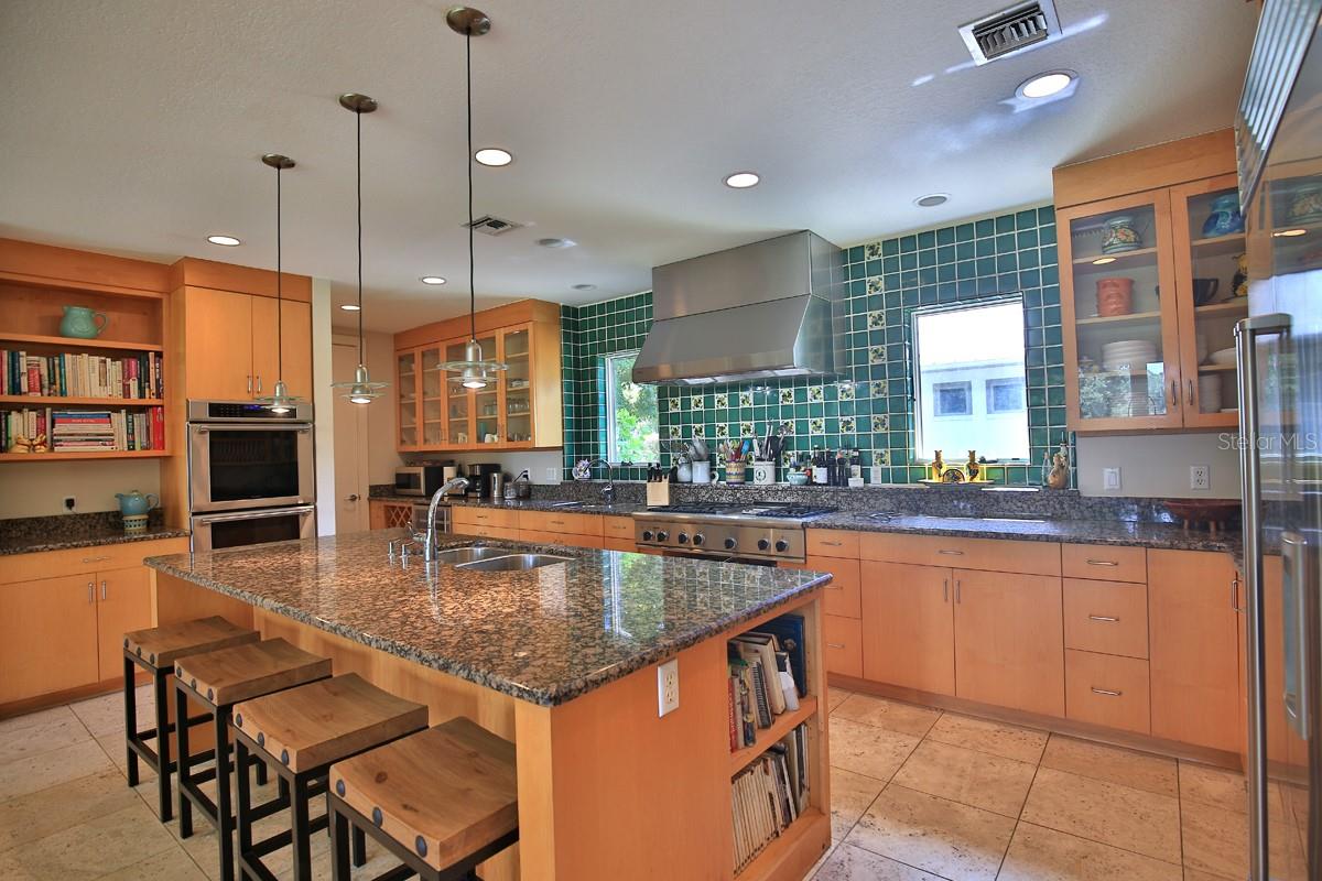 ACREAGE NON-SUBDIVISION - Residential