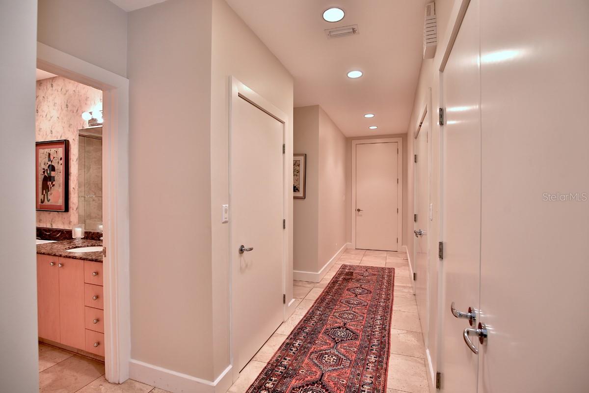 ACREAGE NON-SUBDIVISION - Residential