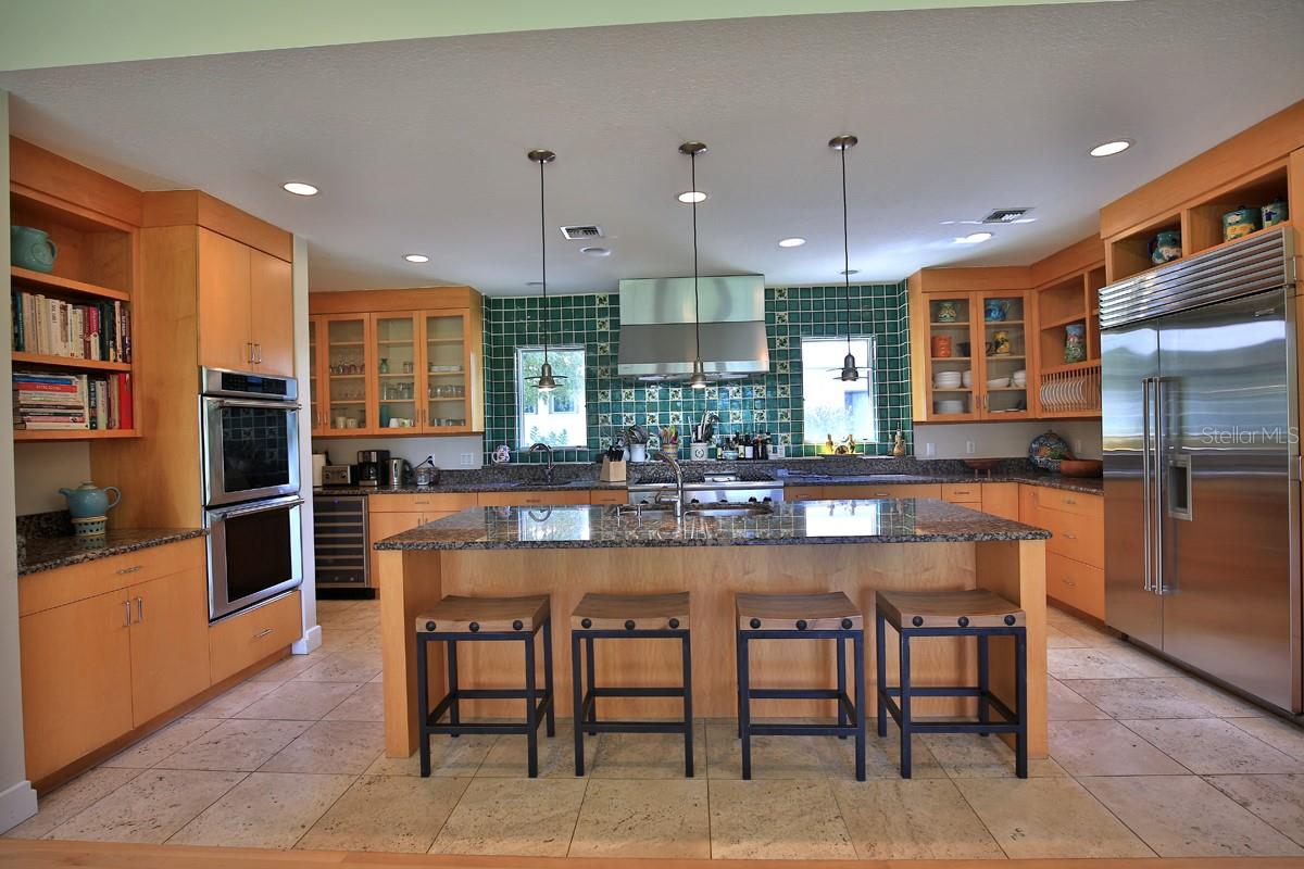ACREAGE NON-SUBDIVISION - Residential