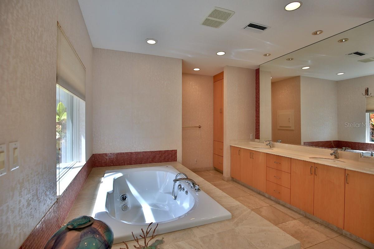 ACREAGE NON-SUBDIVISION - Residential