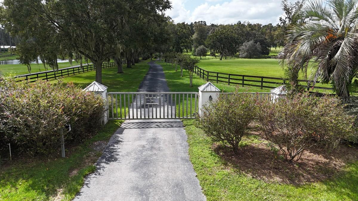 ACREAGE NON-SUBDIVISION - Residential