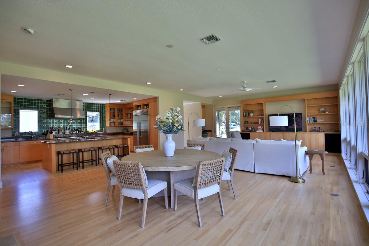 ACREAGE NON-SUBDIVISION - Residential