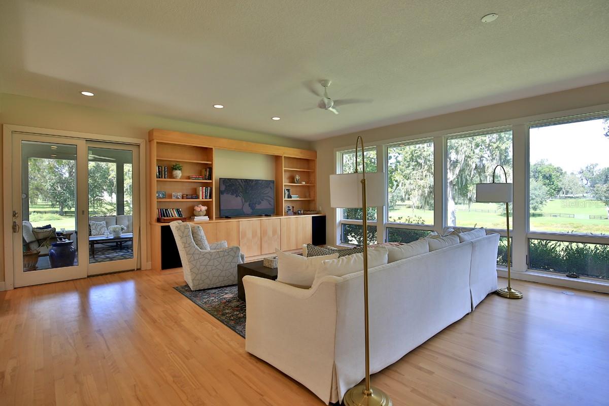 ACREAGE NON-SUBDIVISION - Residential