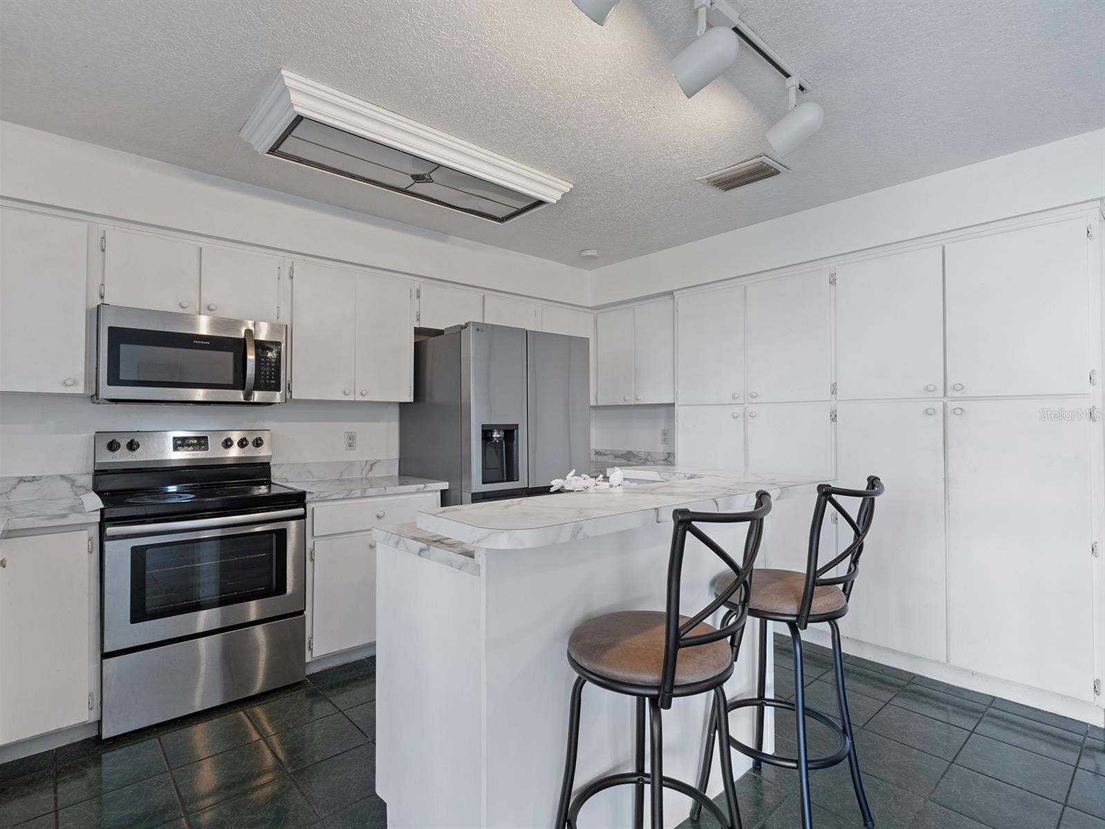 TINDALL ESTATES - Residential
