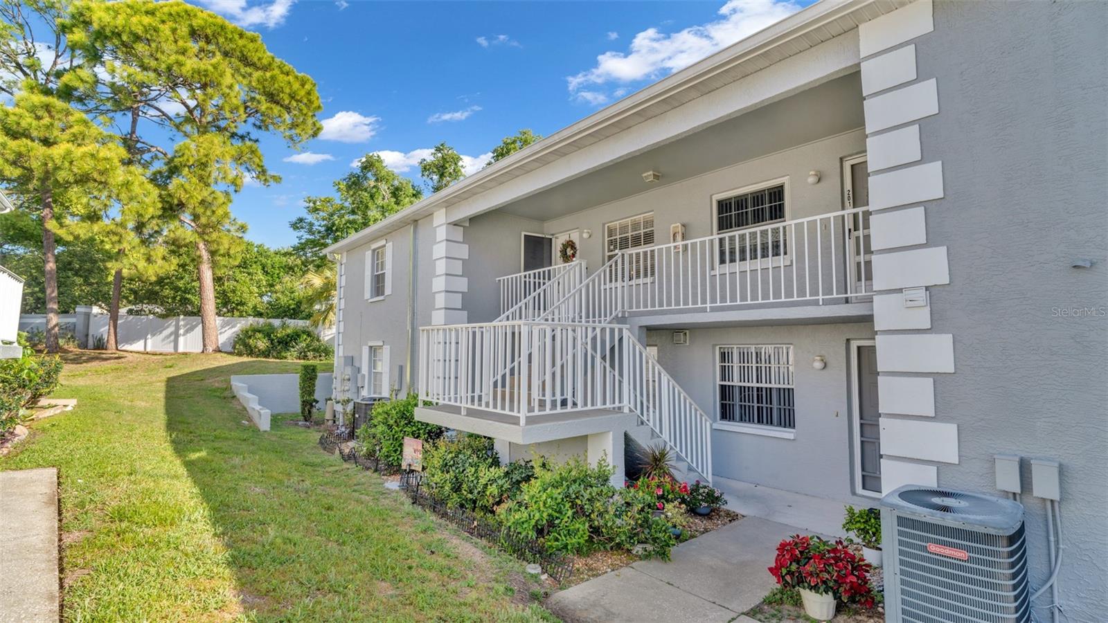 THE HILLSIDE - Residential