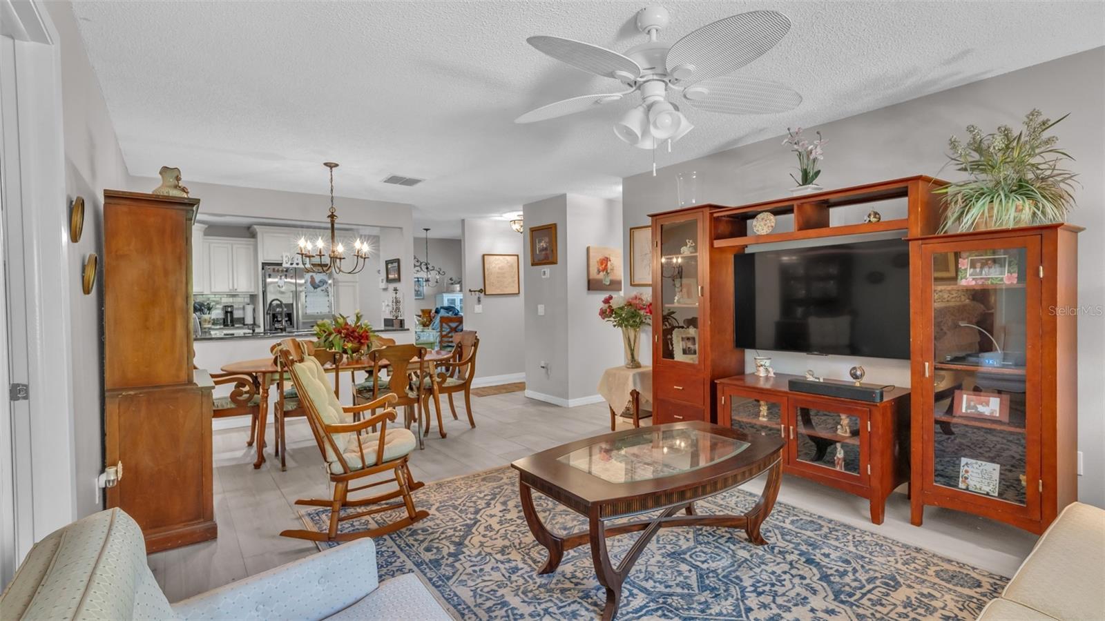 THE HILLSIDE - Residential