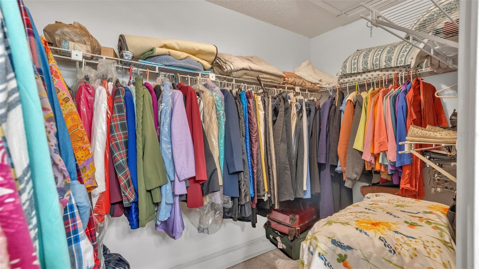 THE HILLSIDE - Residential