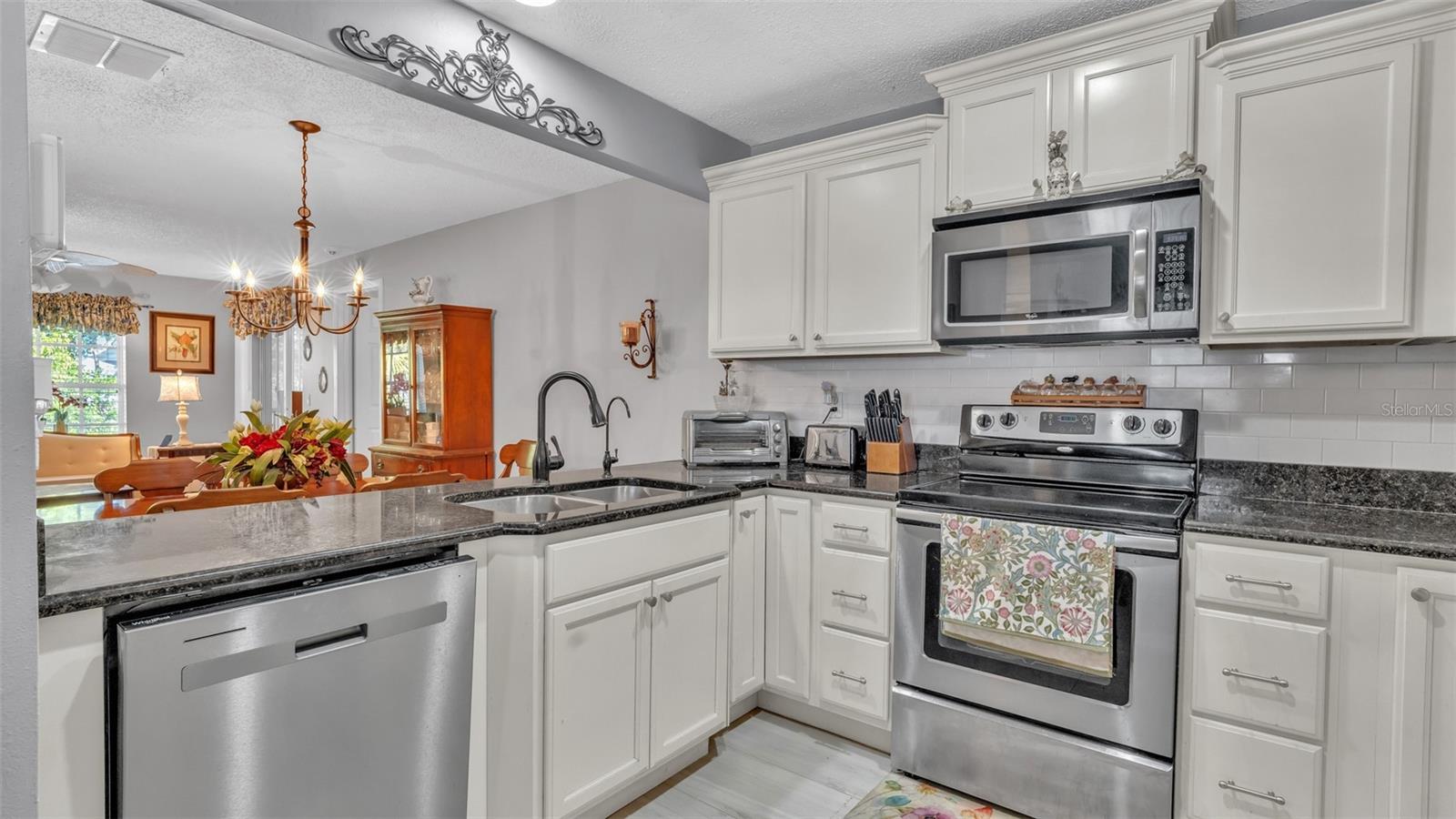 THE HILLSIDE - Residential