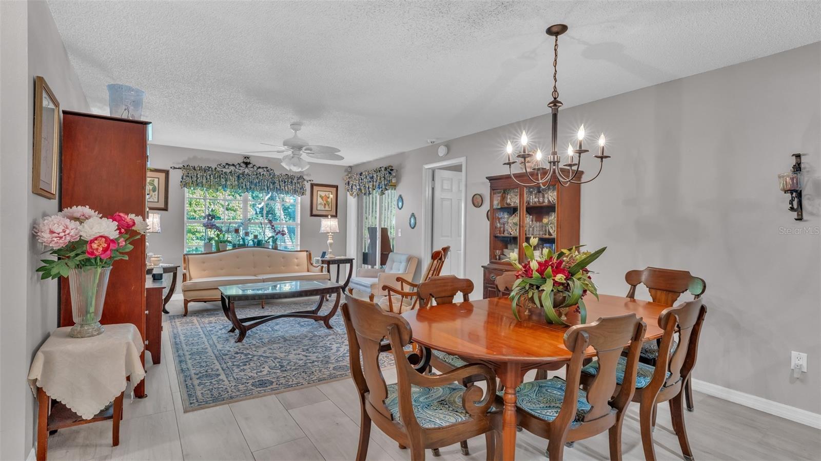 THE HILLSIDE - Residential