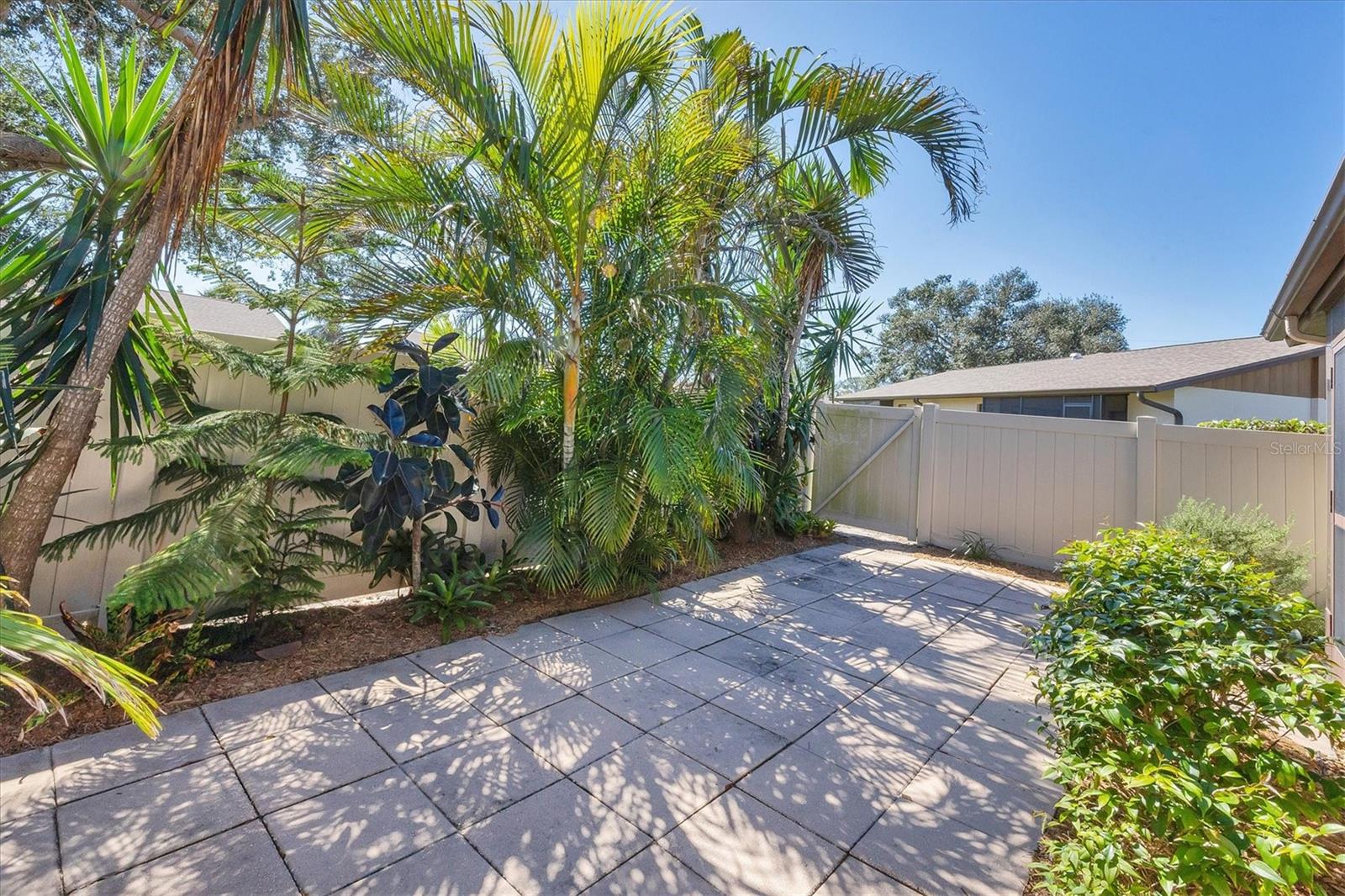 CURRY COVE - Residential