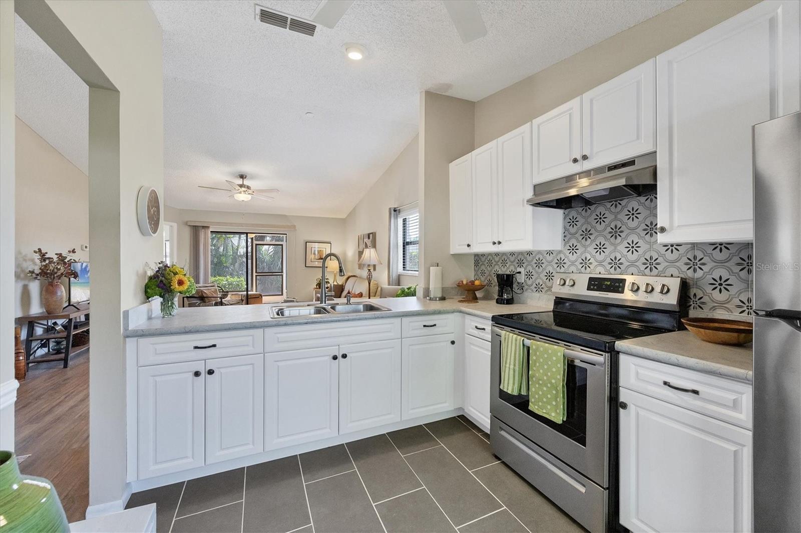 CURRY COVE - Residential