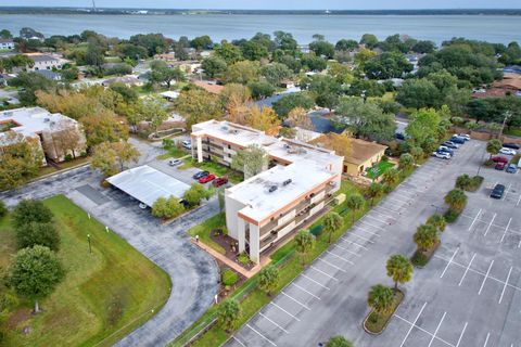 A home in LAKELAND