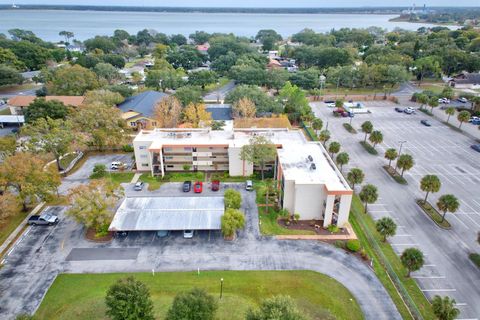 A home in LAKELAND