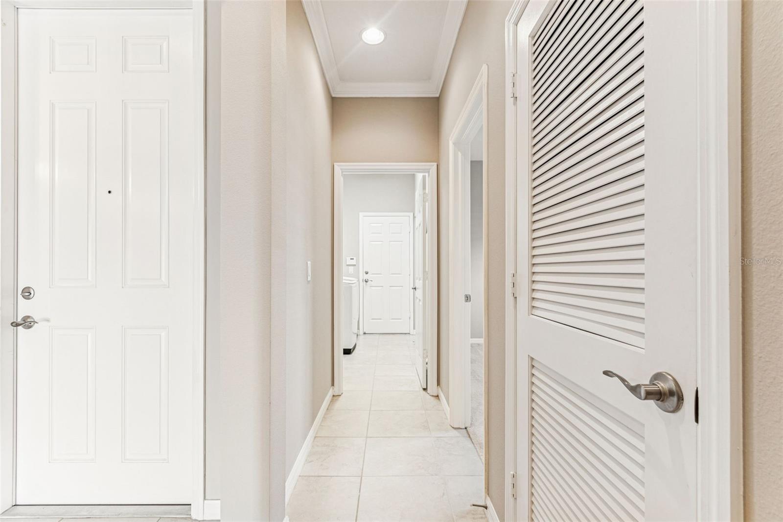 VALENCIA LAKES - Residential