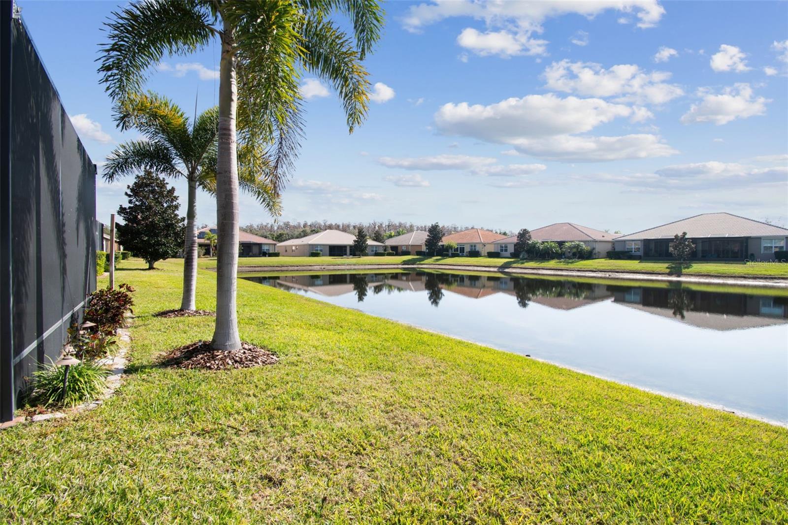 VALENCIA LAKES - Residential