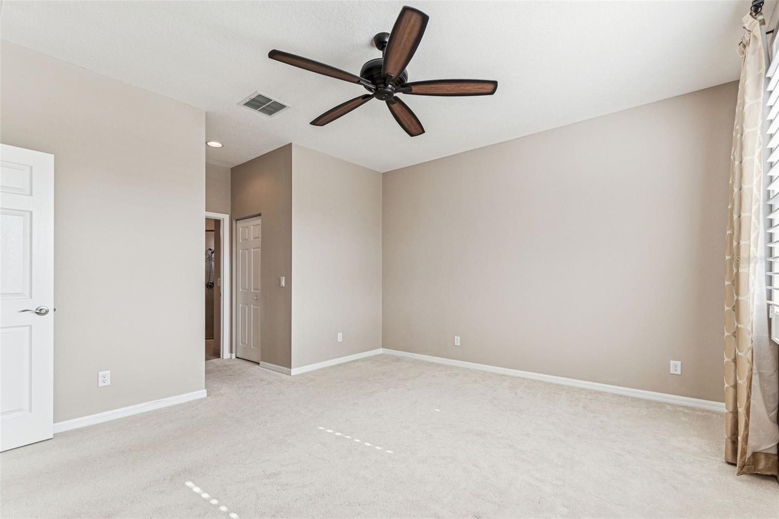 VALENCIA LAKES - Residential