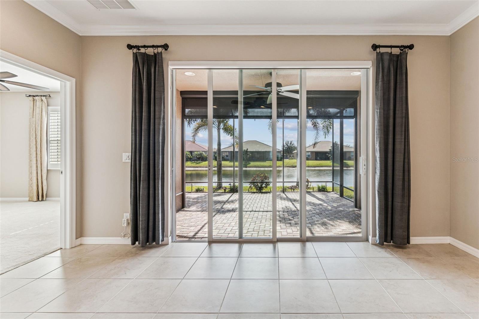 VALENCIA LAKES - Residential