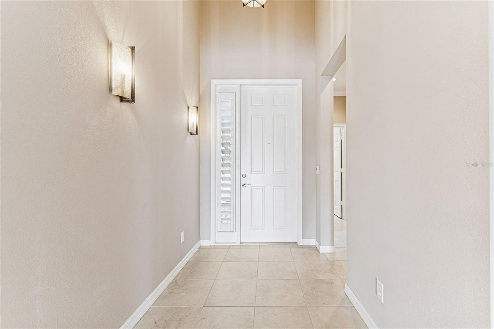 VALENCIA LAKES - Residential