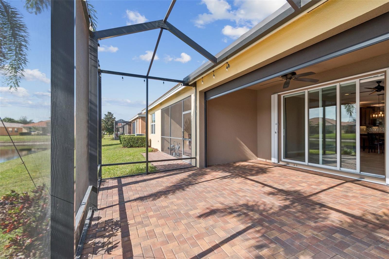 VALENCIA LAKES - Residential