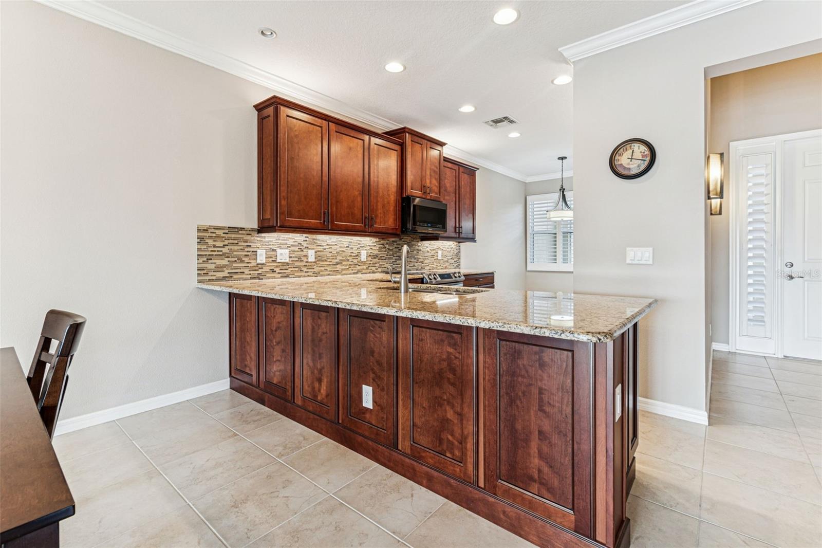 VALENCIA LAKES - Residential