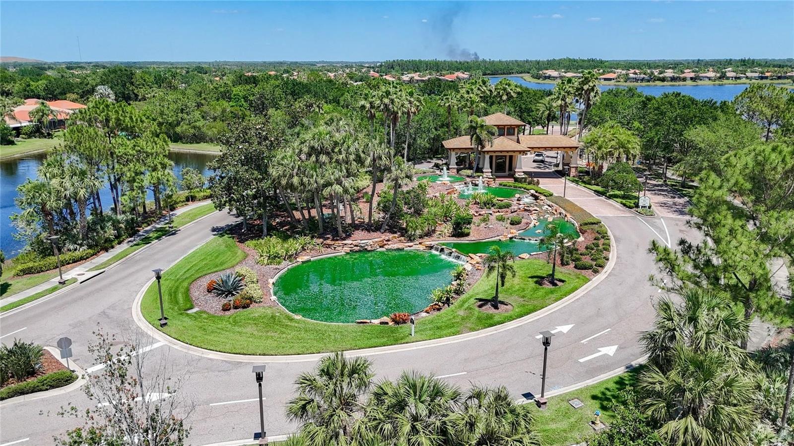 VALENCIA LAKES - Residential