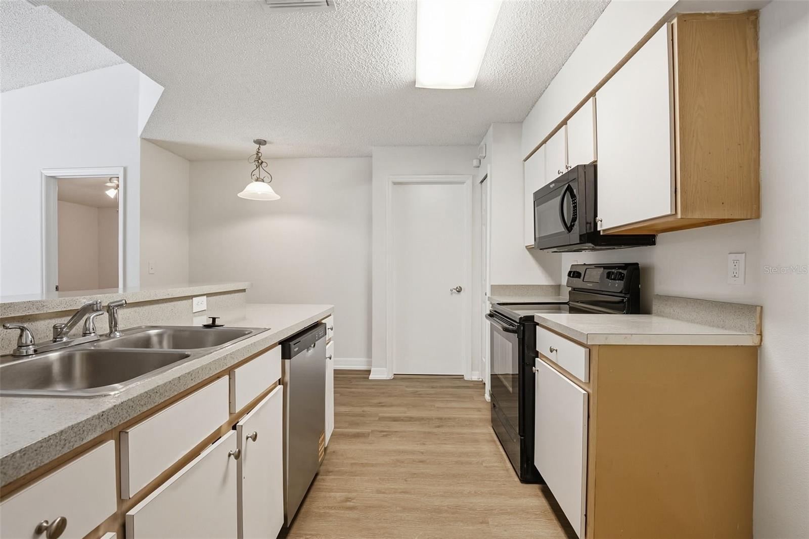 COUNTRY HILLS EAST UNIT SEVEN - Residential