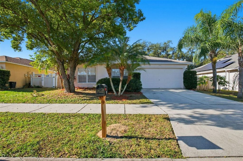 Photo of 305 Abigail Road, Plant City, FL 33563 (MLS # O6370468)