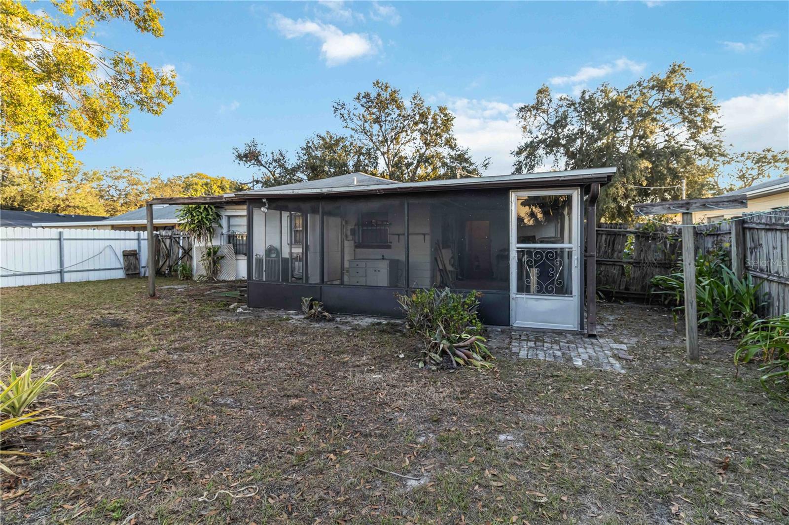 SW HILLSBOROUGH & ARMENIA, NE MLK & DM - Residential