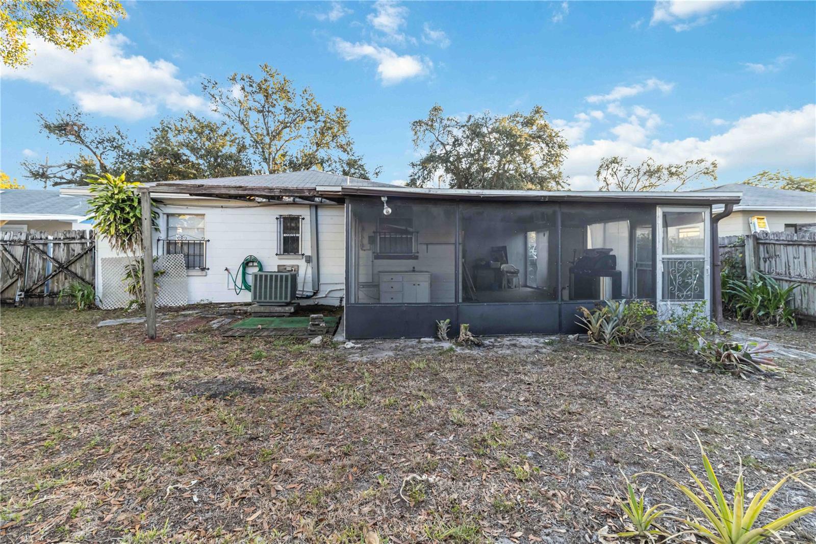 SW HILLSBOROUGH & ARMENIA, NE MLK & DM - Residential