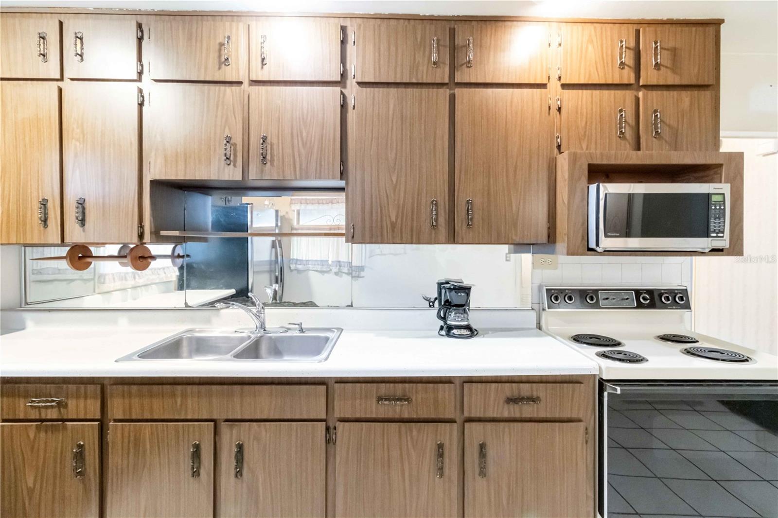 SW HILLSBOROUGH & ARMENIA, NE MLK & DM - Residential