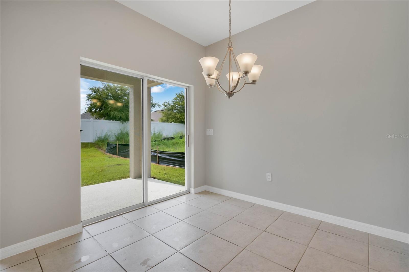 928 PEARLWOOD LOOP