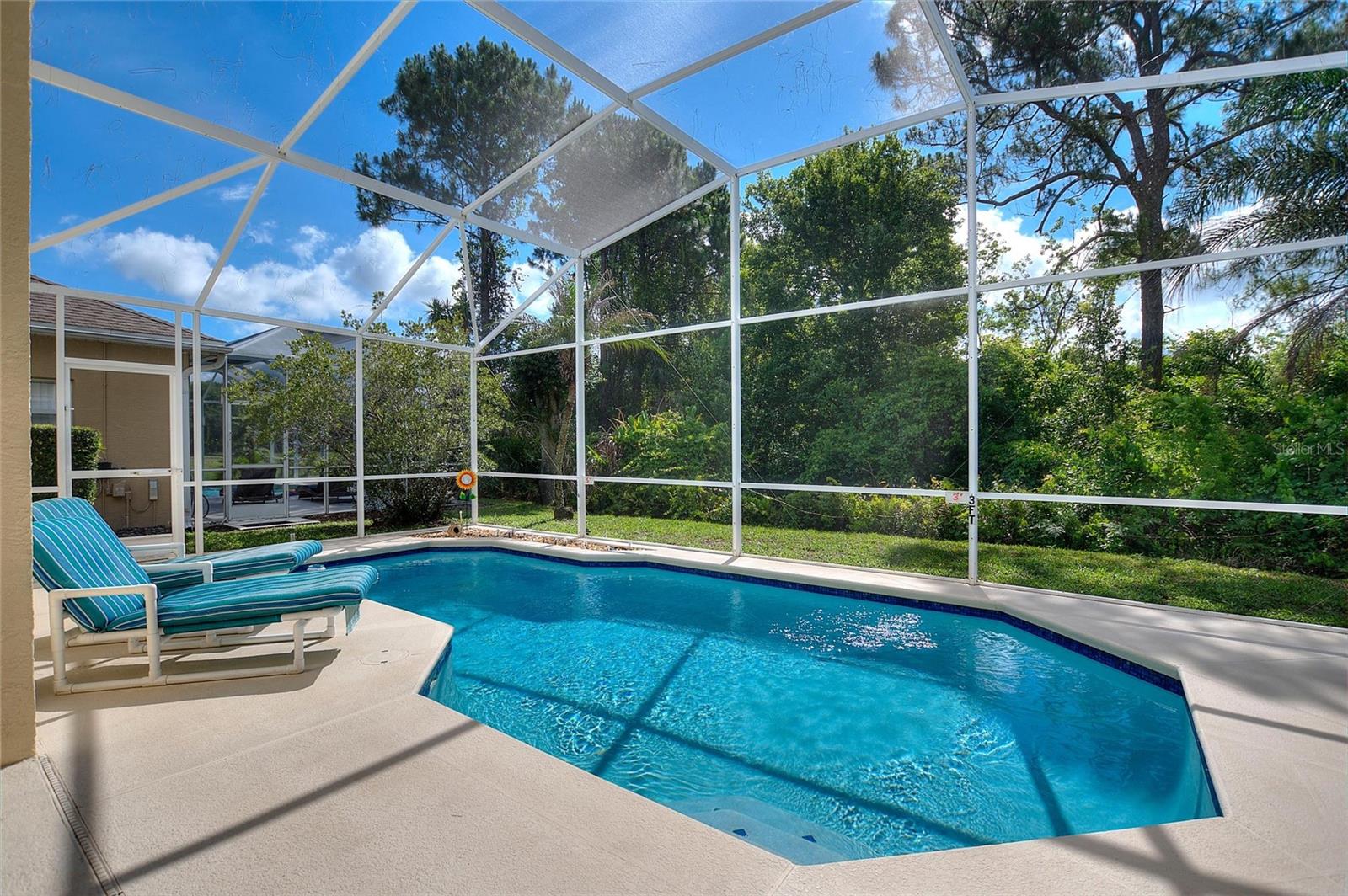 FAIRWAYS LAKE ESTATES - Residential