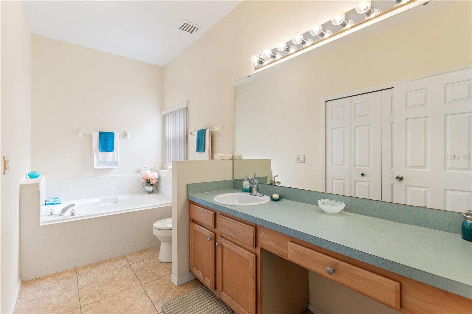 FAIRWAYS LAKE ESTATES - Residential