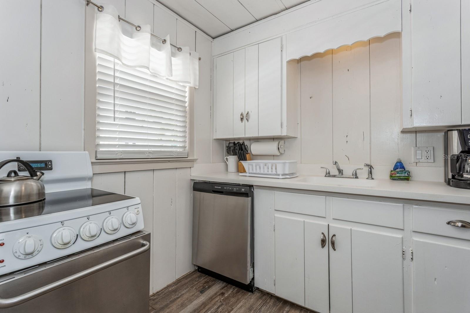 SARASOTA BEACH - Residential Income