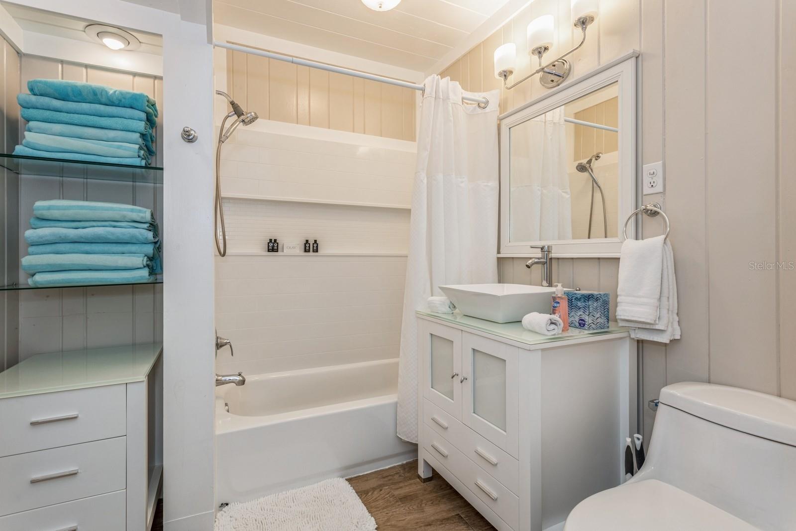 SARASOTA BEACH - Residential Income