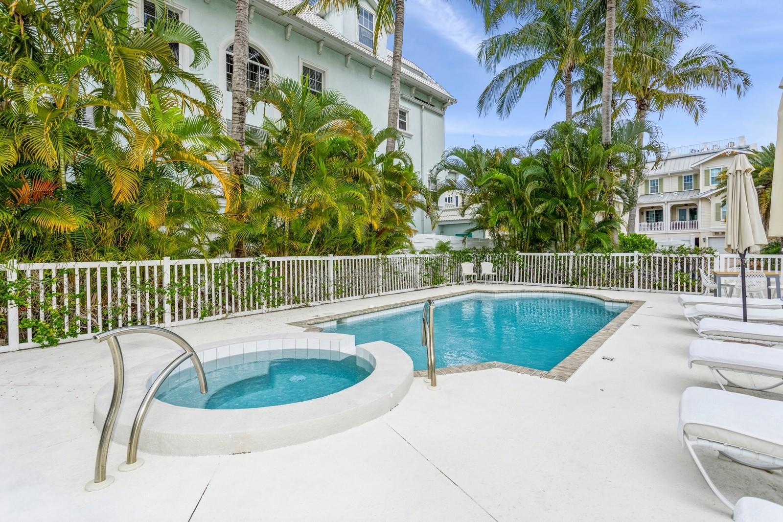 SARASOTA BEACH - Residential Income