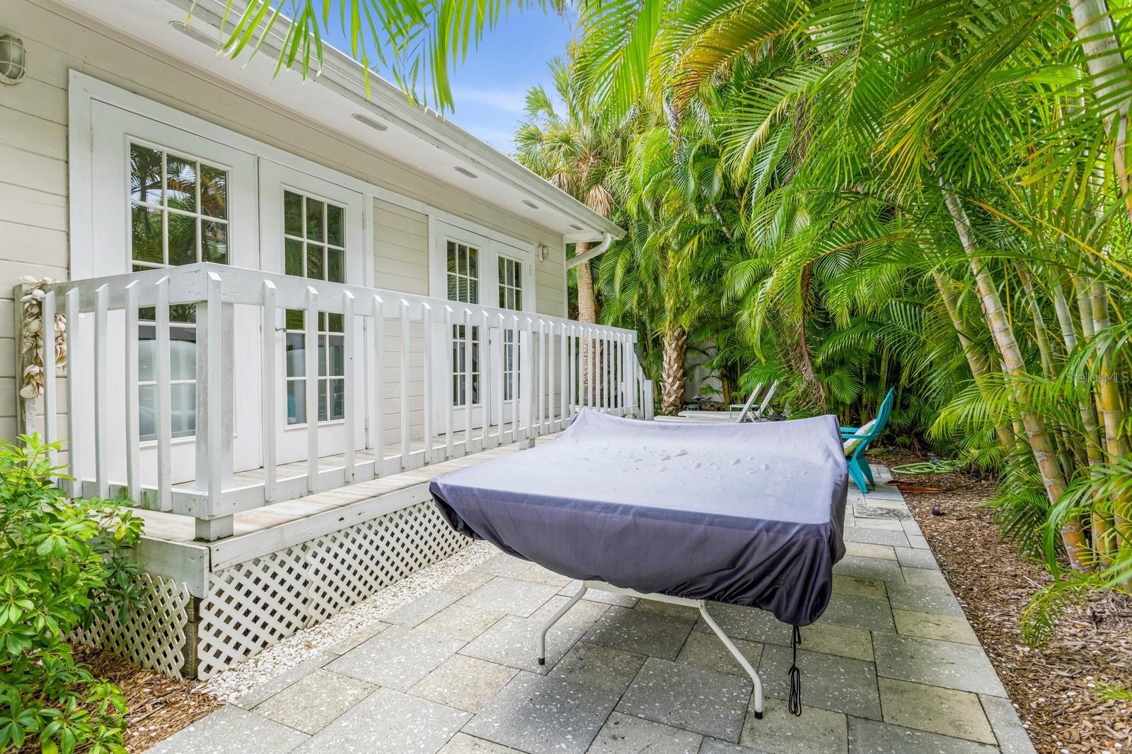 SARASOTA BEACH - Residential Income