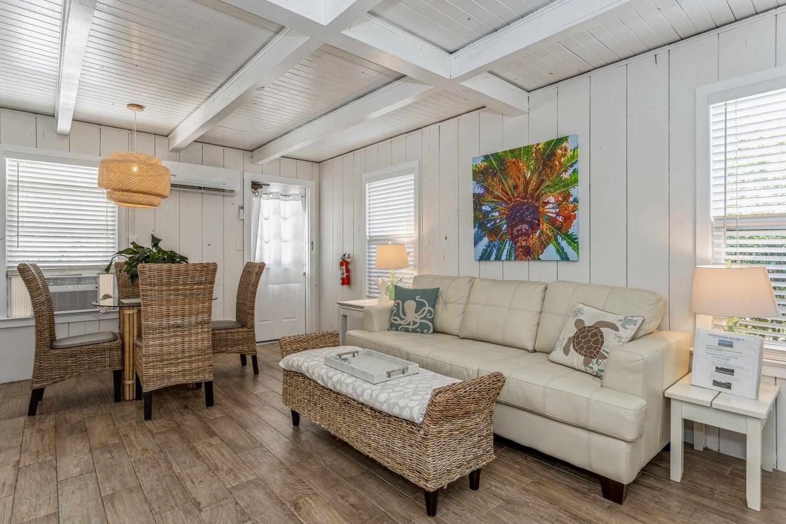 SARASOTA BEACH - Residential Income