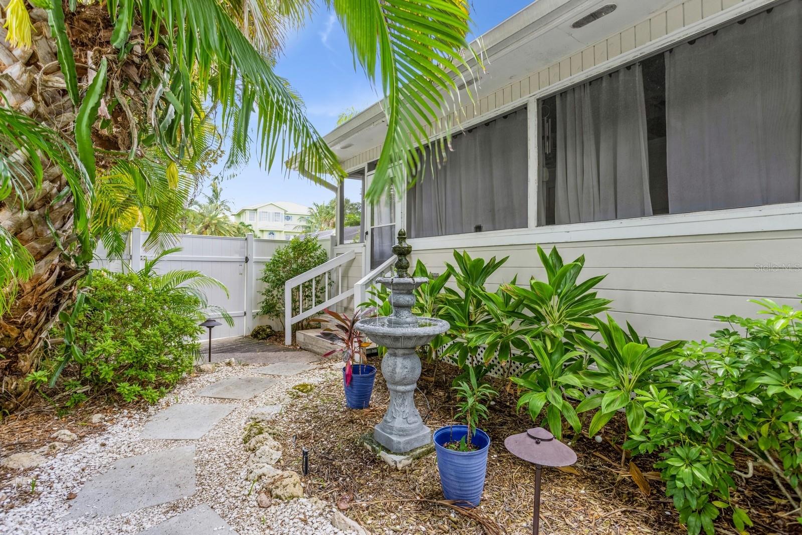 SARASOTA BEACH - Residential Income