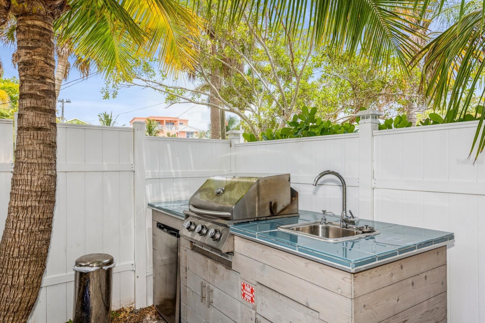 SARASOTA BEACH - Residential Income