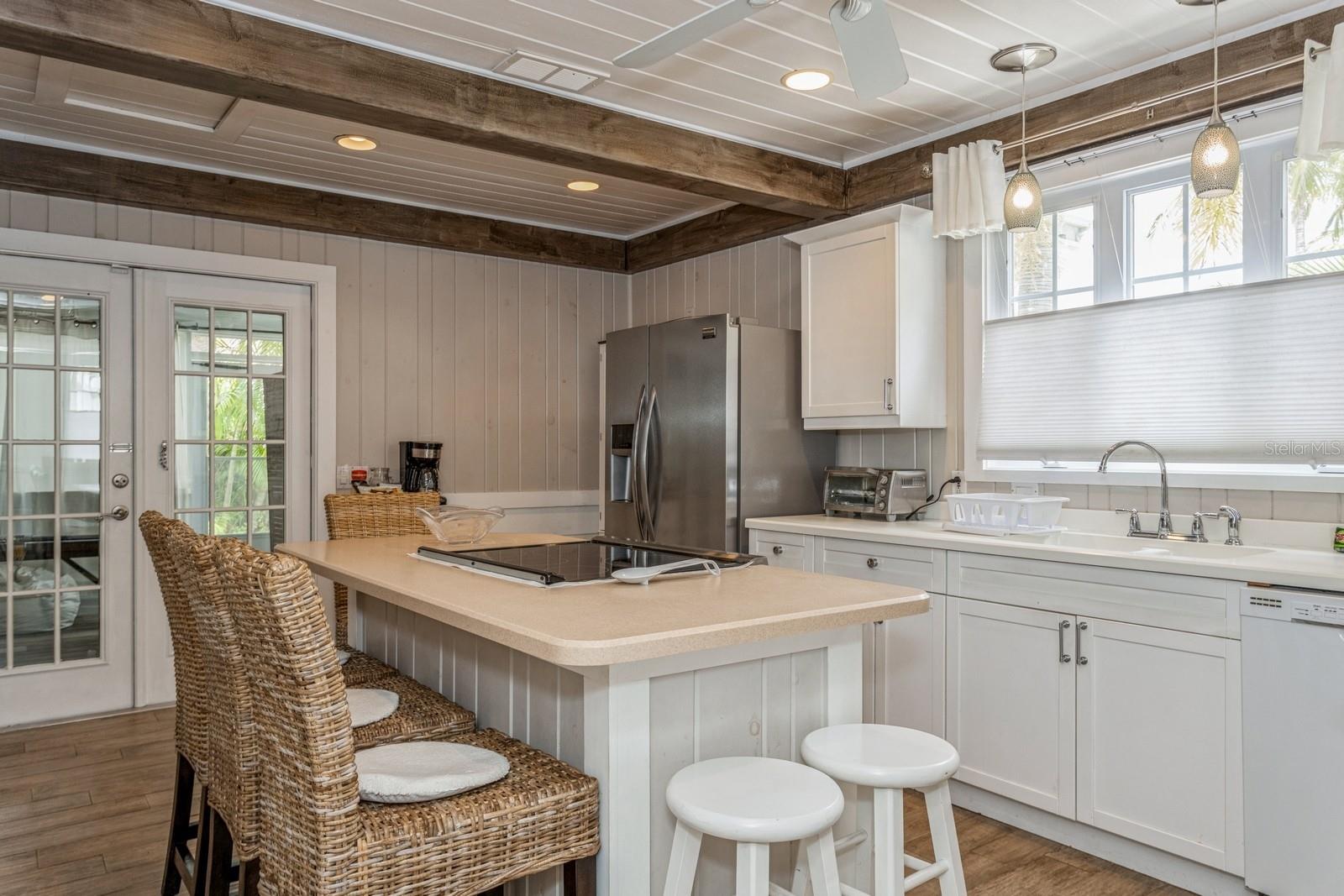 SARASOTA BEACH - Residential Income