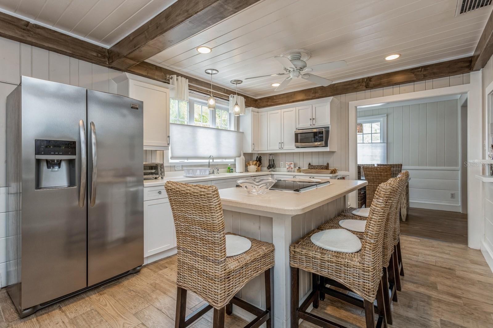 SARASOTA BEACH - Residential Income