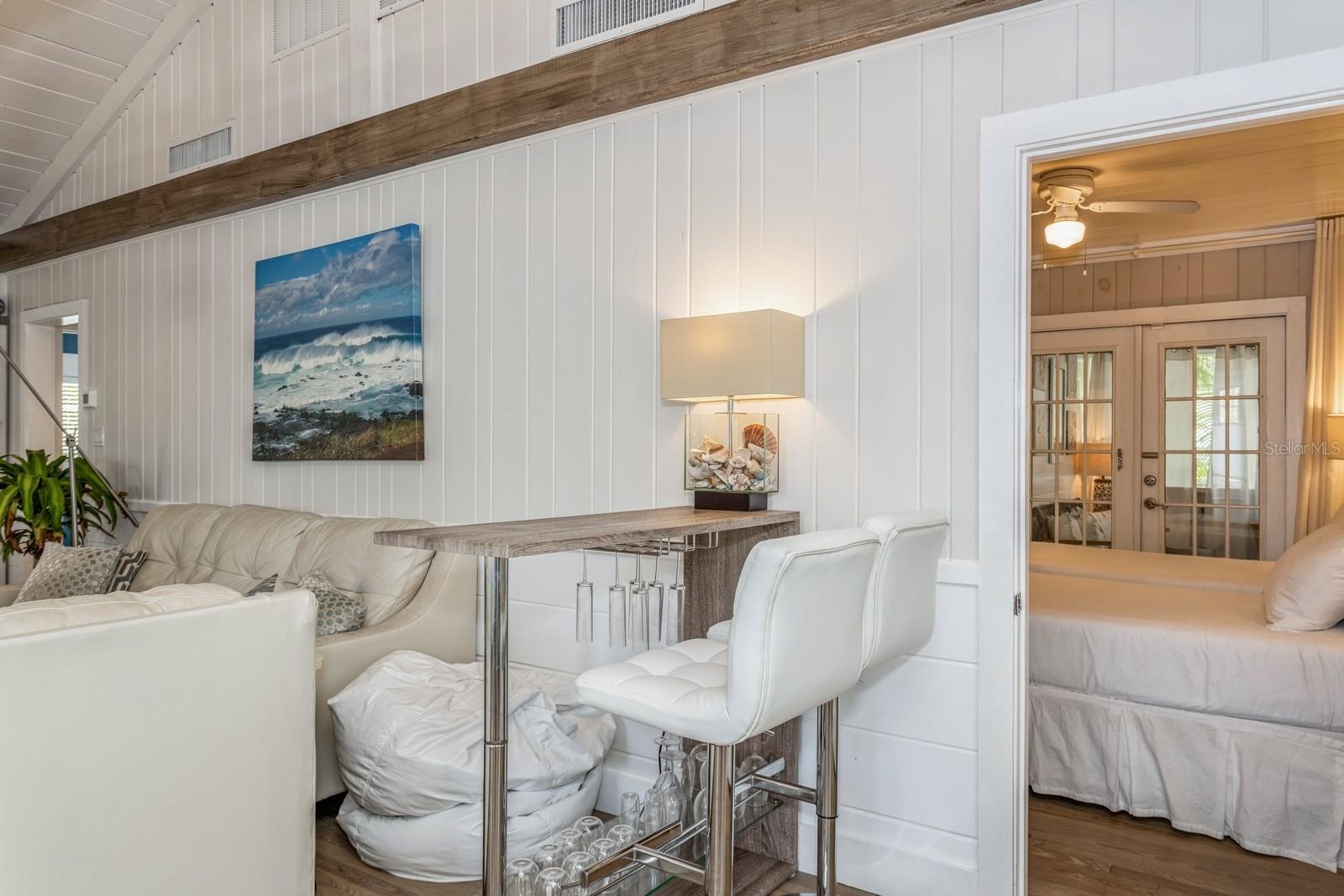 SARASOTA BEACH - Residential Income