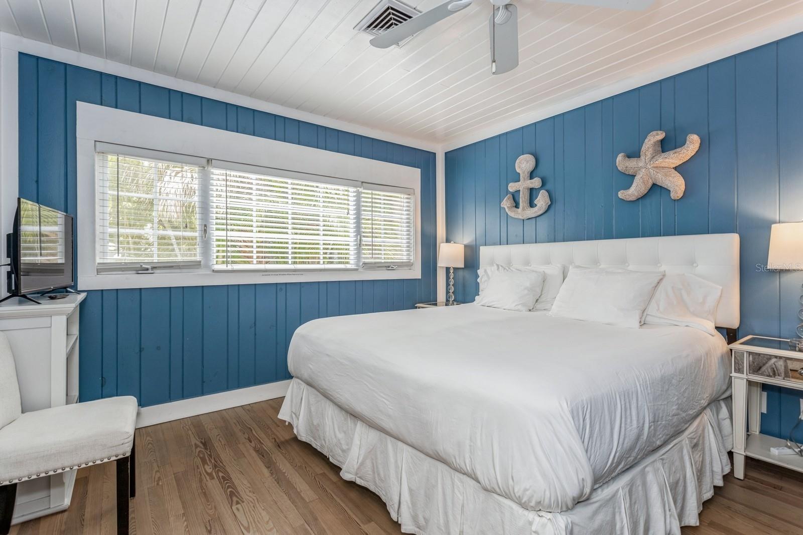 SARASOTA BEACH - Residential Income